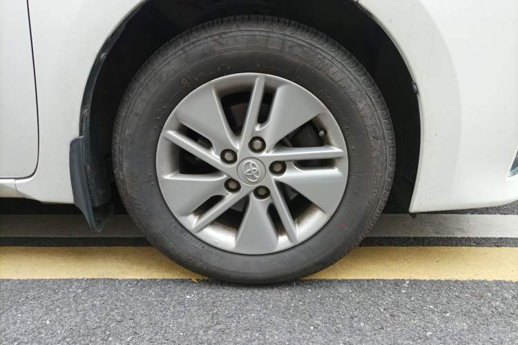 Used Toyota Corolla 2017 1.2T CVT GL Right Front Wheel Hub
