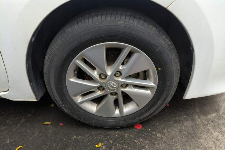 Used Toyota Corolla 2017 1.2T CVT GL-i Right Front Wheel Hub