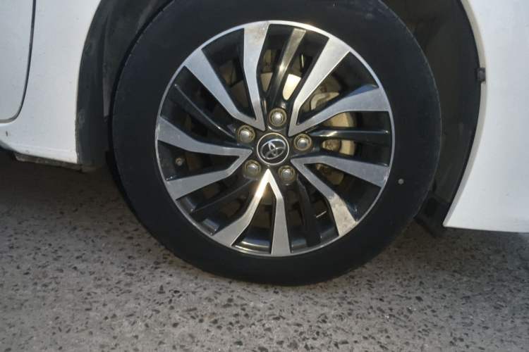 Used Toyota Corolla 2017 Revised Dual-Engine 1.8L E-CVT Elite Edition Right Front Wheel Hub