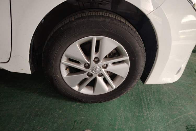 Used Toyota Corolla 2017 Revised Version 1.6L S-CVT GL Right Front Wheel Hub