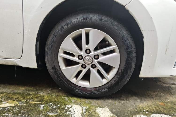 Used Toyota Corolla 2017 1.2T CVT GL Right Front Wheel Hub