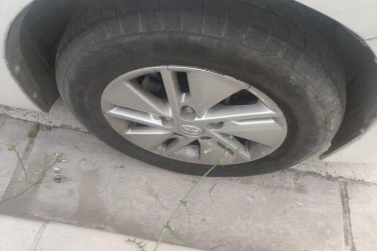 Used Toyota Corolla 2017 1.6L CVT GL Right Front Wheel Hub