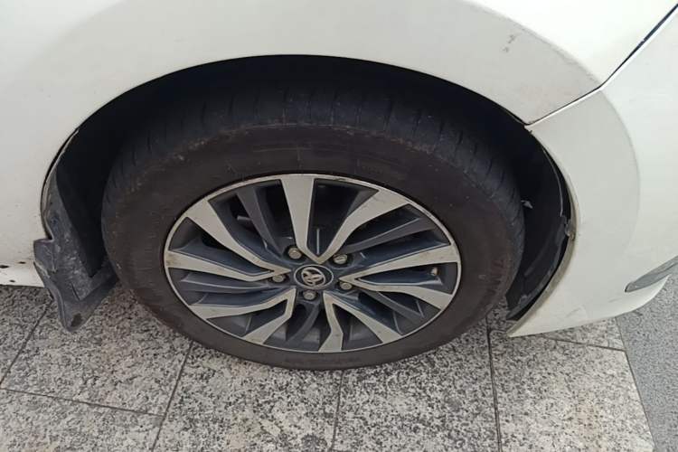 Used Toyota Corolla 2017 Revised Dual-Engine 1.8L E-CVT Leading Edition Right Front Wheel Hub