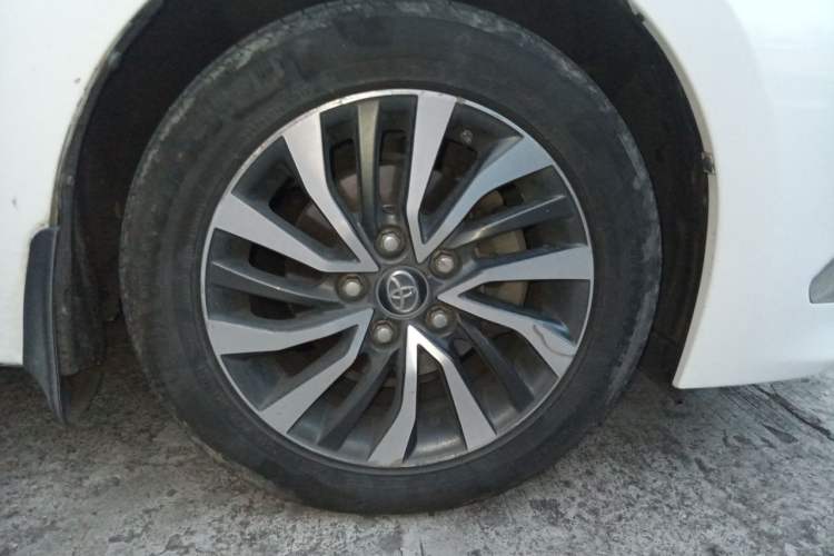 Used Toyota Corolla 2017 Revised Dual-Engine 1.8L E-CVT Elite Edition Right Front Wheel Hub