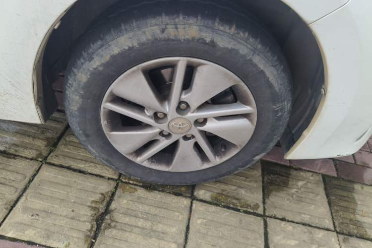 Used Toyota Corolla 2017 Revised Version 1.6L S-CVT GL Right Front Wheel Hub