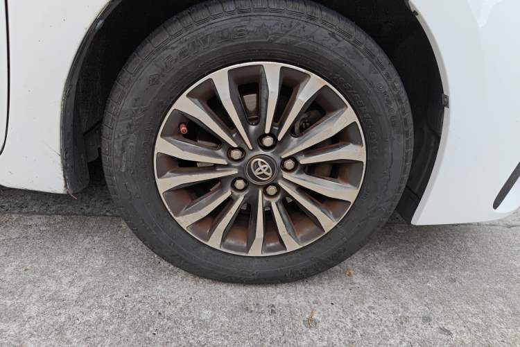 Used Toyota Corolla 2017 Revised Version 1.2T S-CVT GL Right Front Wheel Hub