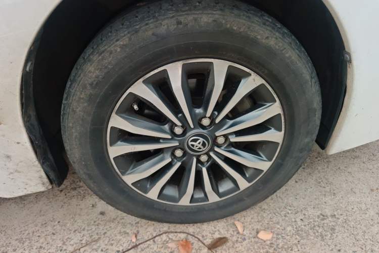 Used Toyota Corolla 2017 Revised Version 1.2T S-CVT GL Right Front Wheel Hub