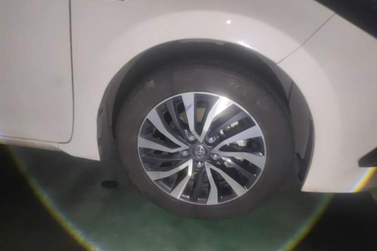 Used Toyota Corolla 2017 Revised Dual-Engine 1.8L E-CVT Leading Edition Right Front Wheel Hub