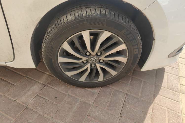 Used Toyota Corolla 2017 Revised Dual-Engine 1.8L E-CVT Elite Edition Right Front Wheel Hub