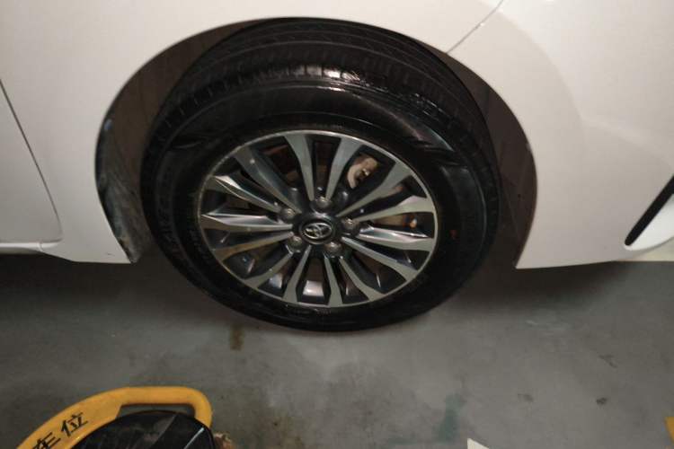Used Toyota Corolla 2017 Revised Version 1.2T S-CVT GL-i Right Front Wheel Hub