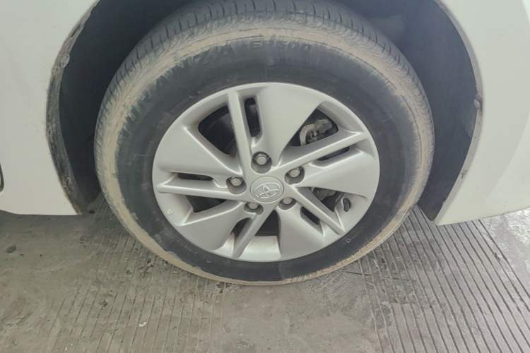 Used Toyota Corolla 2017 1.2T CVT GL-i Right Front Wheel Hub