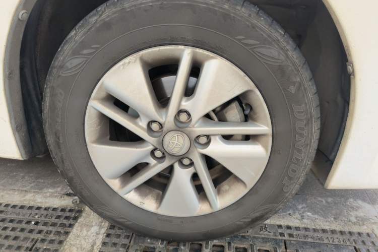 Used Toyota Corolla 2017 Revised Version 1.6L S-CVT GL Right Front Wheel Hub
