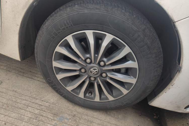 Used Toyota Corolla 2017 Revised Version 1.2T S-CVT GL-i Right Front Wheel Hub