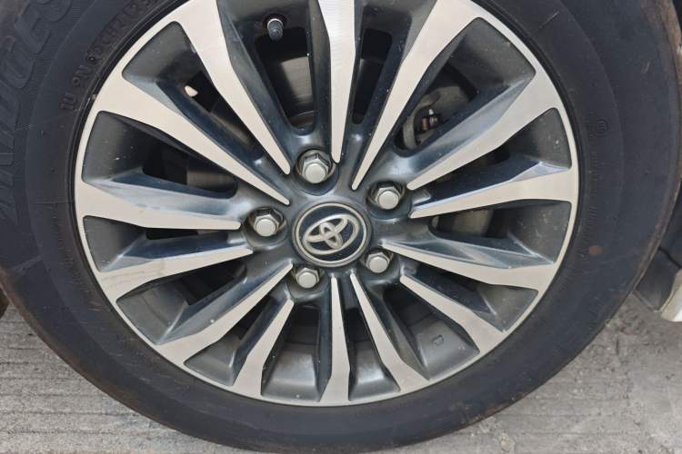 Used Toyota Corolla 2017 Revised Version 1.2T S-CVT GL Right Front Wheel Hub