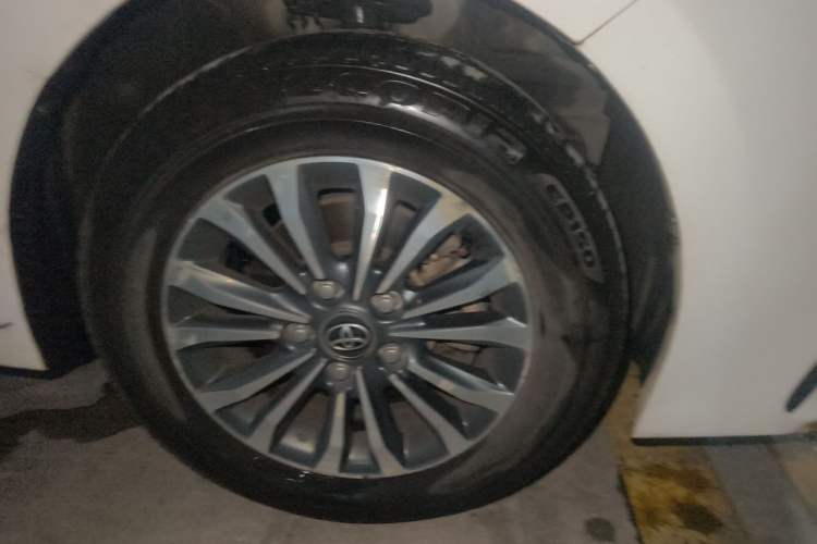 Used Toyota Corolla 2017 Revised Version 1.2T S-CVT GL-i Right Front Wheel Hub