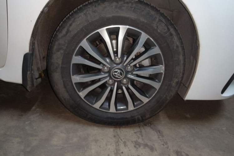 Used Toyota Corolla 2017 Revised Version 1.2T S-CVT GL-i Right Front Wheel Hub