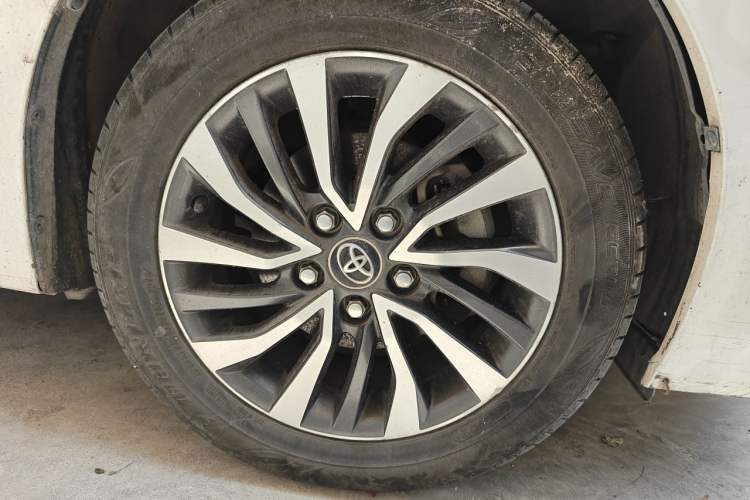 Used Toyota Corolla 2017 Revised Dual-Engine 1.8L E-CVT Leading Edition Right Front Wheel Hub