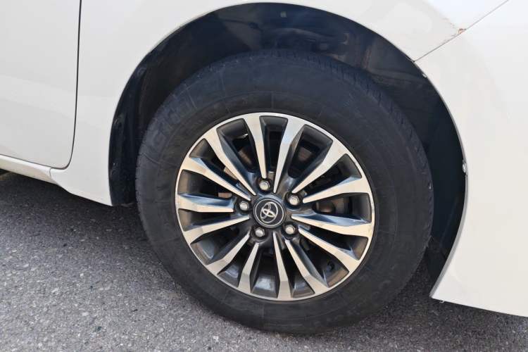 Used Toyota Corolla 2017 Revised Version 1.2T S-CVT GL Right Front Wheel Hub