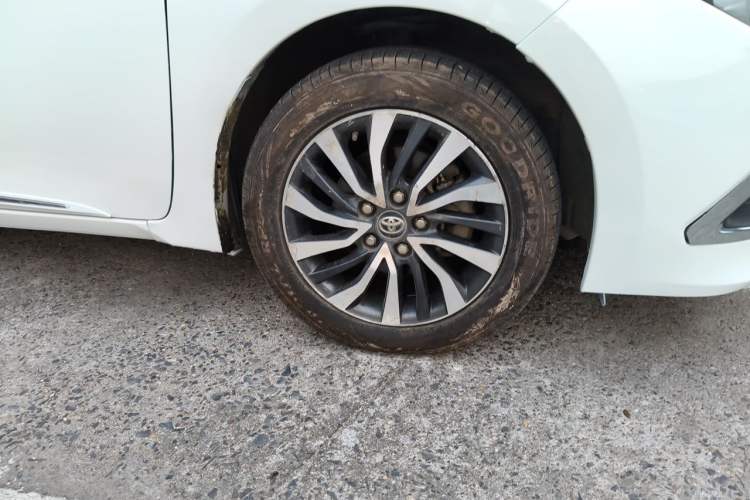 Used Toyota Corolla 2017 Revised Dual-Engine 1.8L E-CVT Elite Edition Right Front Wheel Hub