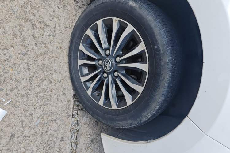 Used Toyota Corolla 2017 Revised Version 1.2T S-CVT GL Right Front Wheel Hub