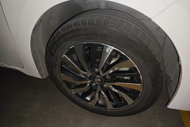 Used Toyota Corolla 2017 Revised Dual-Engine 1.8L E-CVT Leading Edition Right Front Wheel Hub