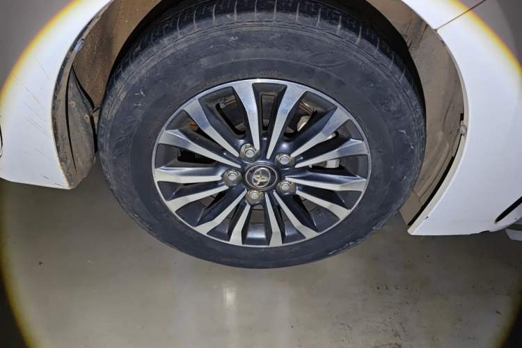 Used Toyota Corolla 2017 Revised Version 1.2T S-CVT GL-i Right Front Wheel Hub