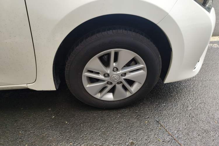 Used Toyota Corolla 2017 Revised Version 1.6L S-CVT GL Right Front Wheel Hub