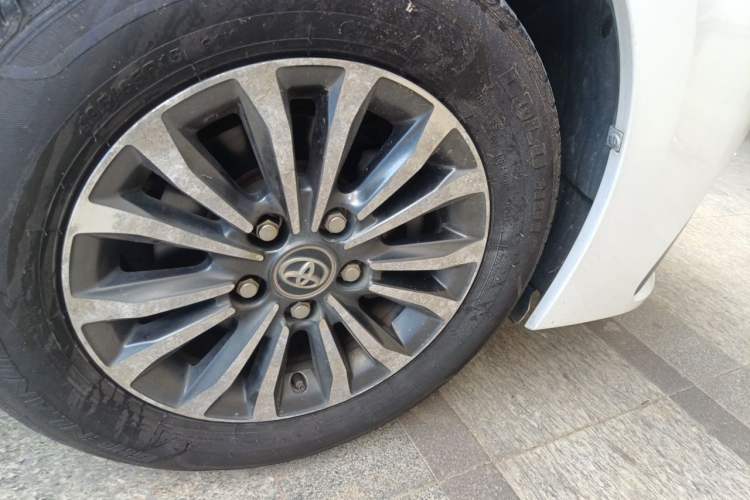 Used Toyota Corolla 2017 Revised Version 1.2T S-CVT GL Right Front Wheel Hub