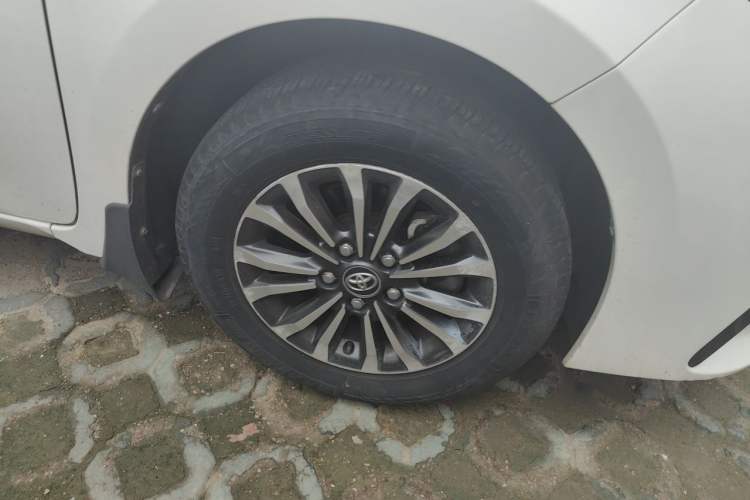 Used Toyota Corolla 2017 Revised Version 1.2T S-CVT GL Right Front Wheel Hub
