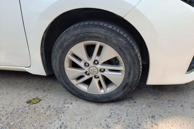 Used Toyota Corolla 2017 Revised Version 1.6L Manual GL Right Front Wheel Hub