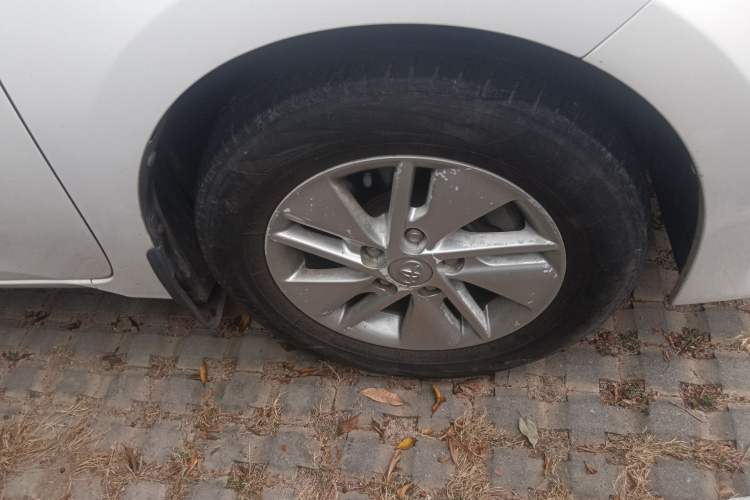 Used Toyota Corolla 2017 1.2T CVT GL Right Front Wheel Hub