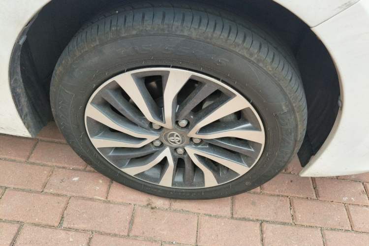 Used Toyota Corolla 2017 Revised Dual-Engine 1.8L E-CVT Leading Edition Right Front Wheel Hub
