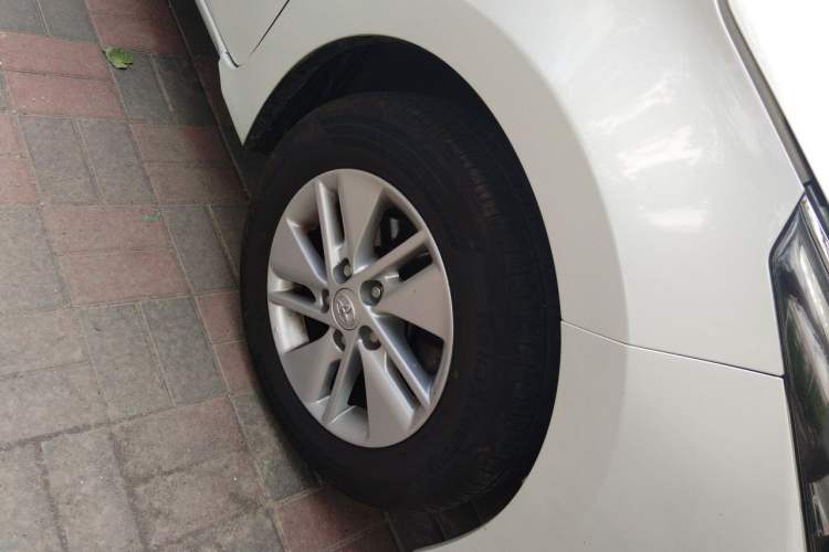 Used Toyota Corolla 2017 1.2T CVT GL Right Front Wheel Hub