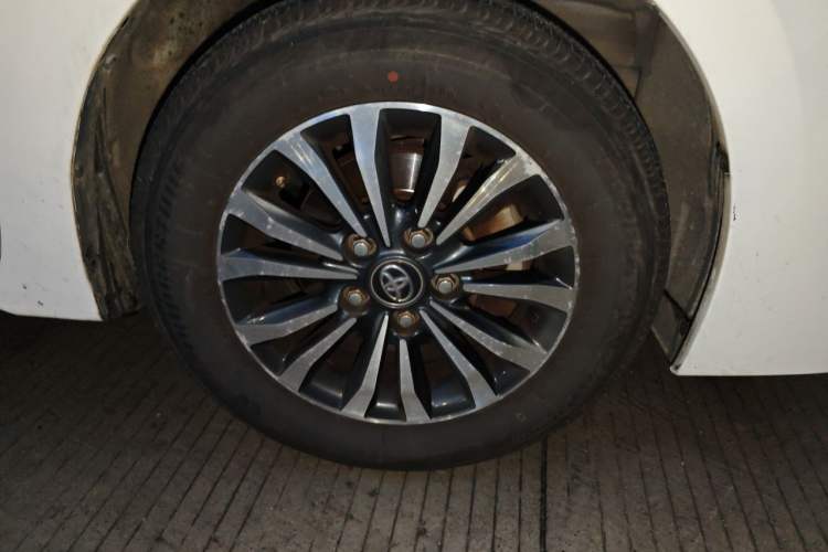 Used Toyota Corolla 2017 Revised Version 1.2T S-CVT GL Right Front Wheel Hub