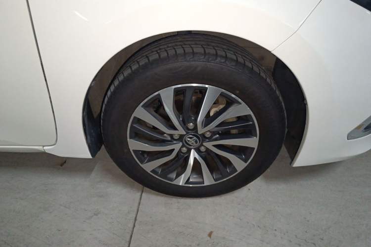 Used Toyota Corolla 2017 Revised Dual-Engine 1.8L E-CVT Leading Edition Right Front Wheel Hub