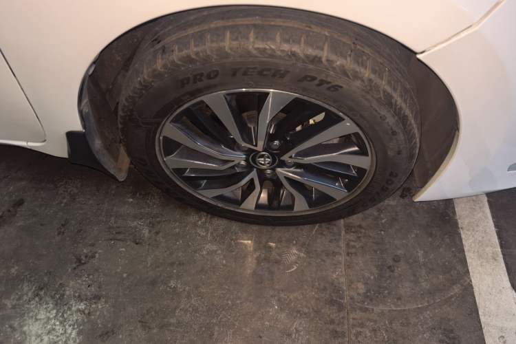 Used Toyota Corolla 2017 Revised Dual-Engine 1.8L E-CVT Leading Edition Right Front Wheel Hub