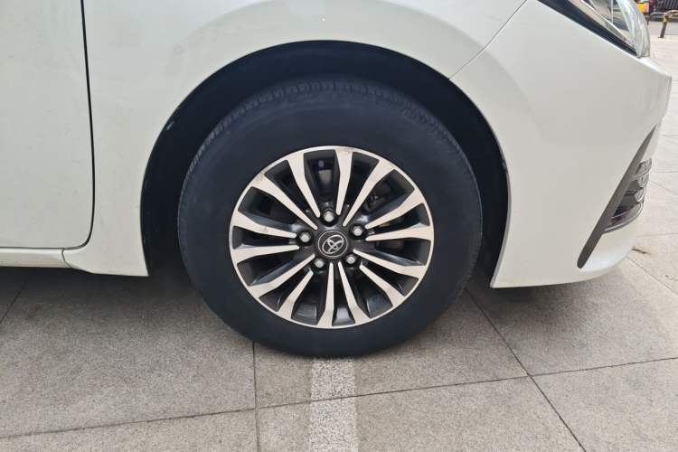 Used Toyota Corolla 2017 Revised Version 1.2T S-CVT GL Right Front Wheel Hub