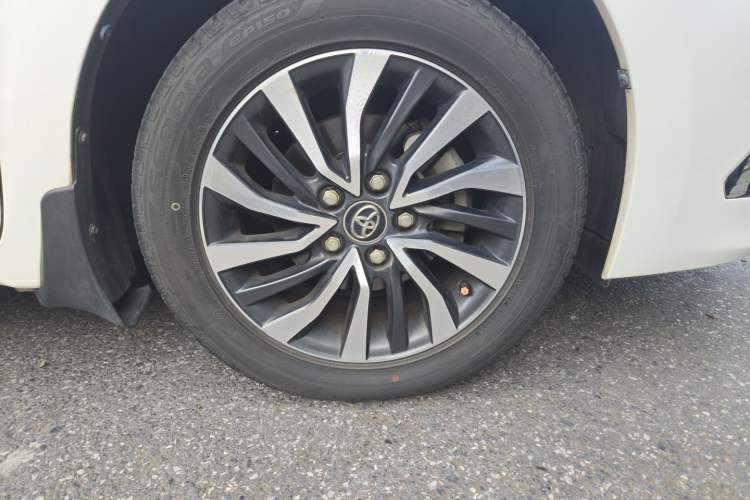 Used Toyota Corolla 2017 Revised Dual-Engine 1.8L E-CVT Leading Edition Right Front Wheel Hub