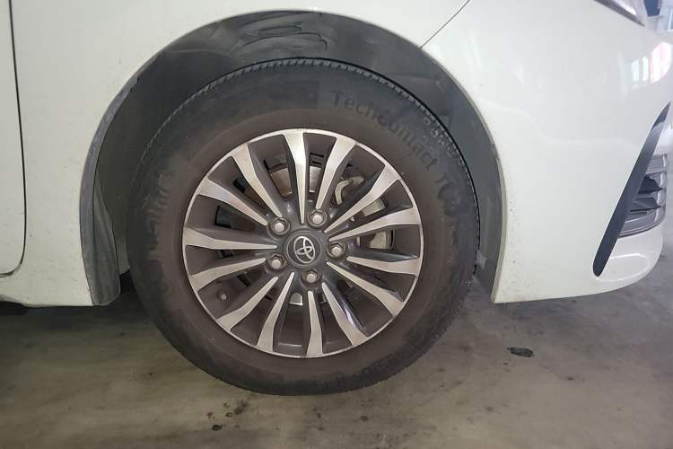 Used Toyota Corolla 2017 Revised Version 1.2T S-CVT GL-i Right Front Wheel Hub