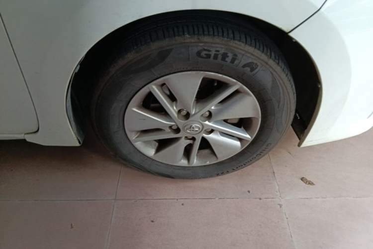 Used Toyota Corolla 2017 1.2T CVT GL Right Front Wheel Hub