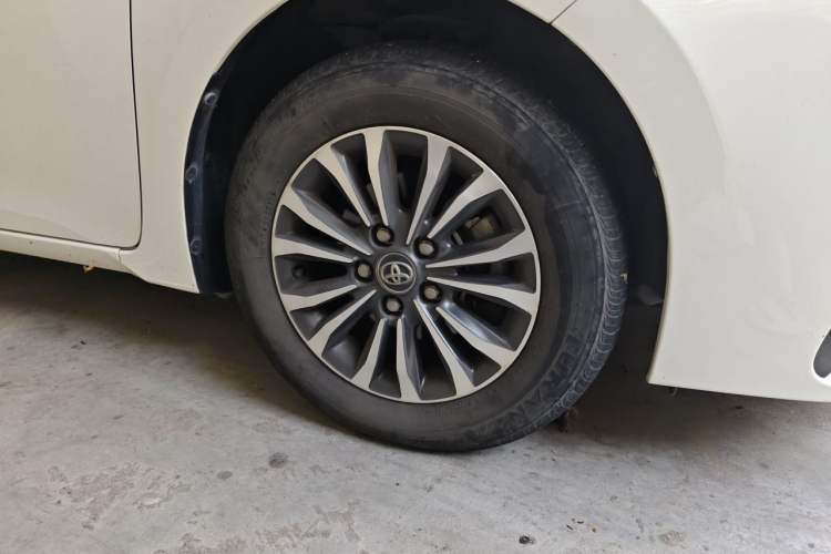 Used Toyota Corolla 2017 Revised Version 1.2T S-CVT GL Right Front Wheel Hub