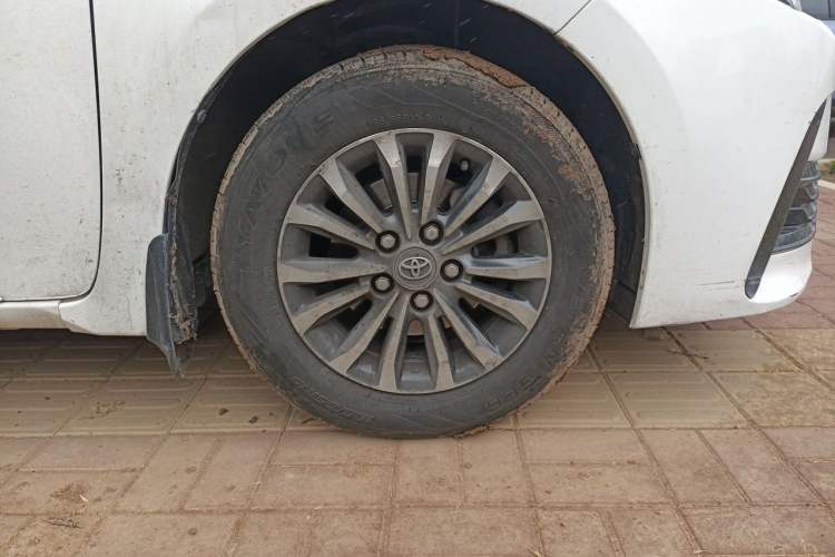 Used Toyota Corolla 2017 Revised Version 1.2T S-CVT GL-i Right Front Wheel Hub