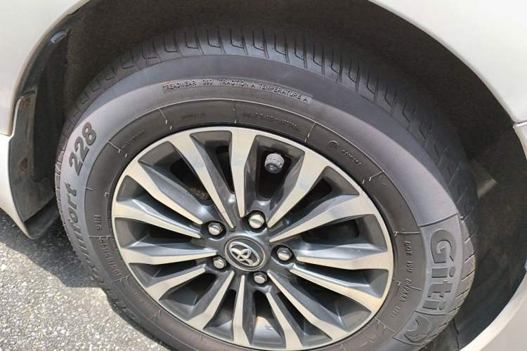 Used Toyota Corolla 2017 Revised Version 1.2T S-CVT GL-i Right Front Wheel Hub