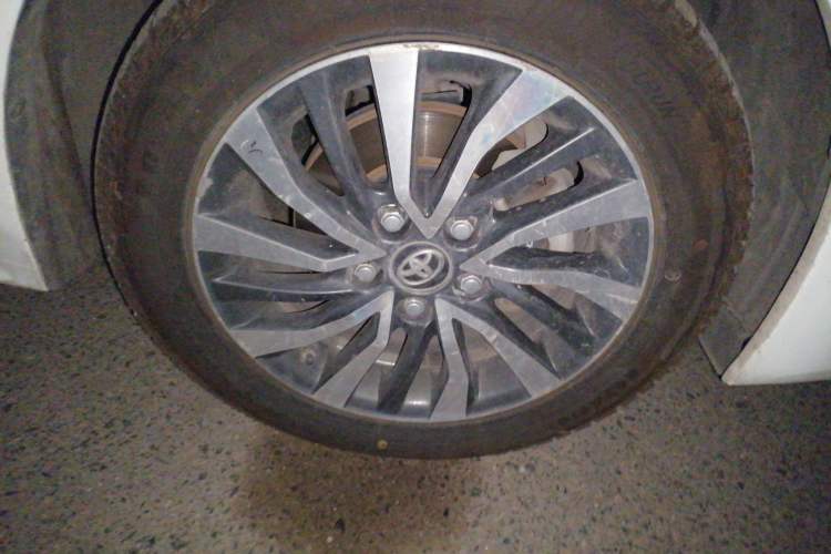 Used Toyota Corolla 2017 Revised Dual-Engine 1.8L E-CVT Leading Edition Right Front Wheel Hub