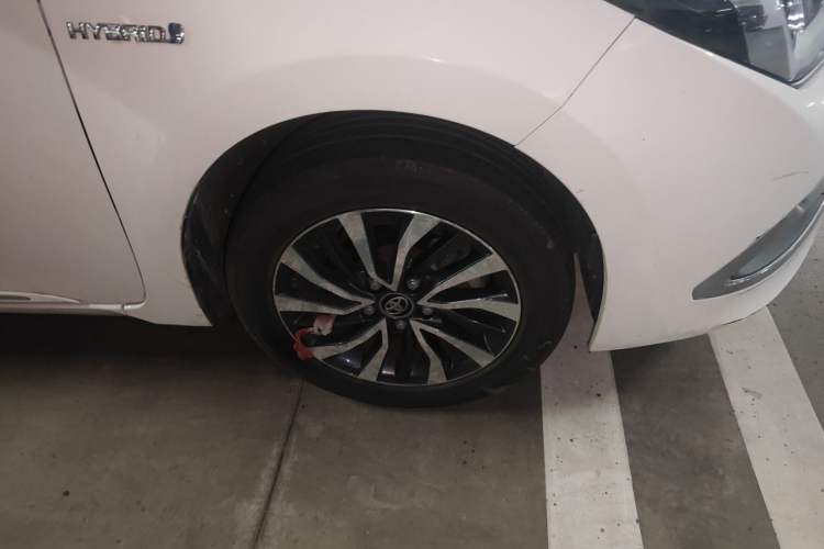 Used Toyota Corolla 2017 Revised Dual-Engine 1.8L E-CVT Elite Edition Right Front Wheel Hub