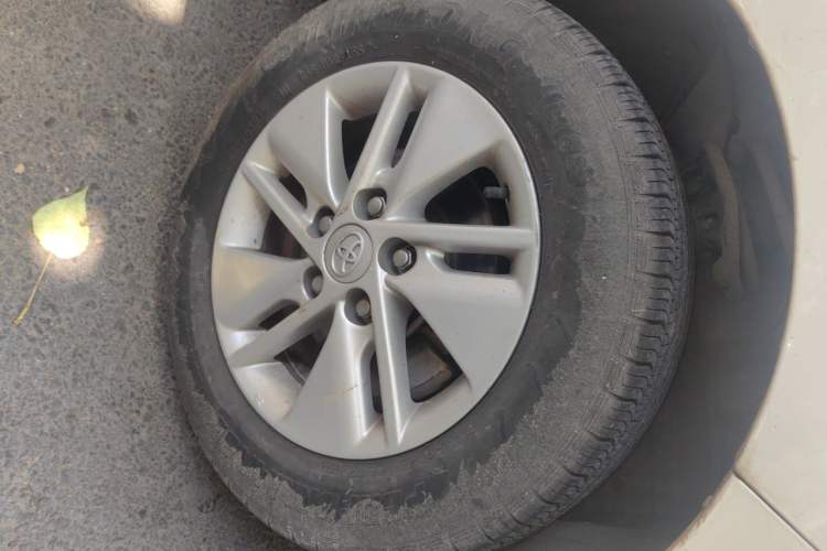 Used Toyota Corolla 2017 Revised Version 1.6L S-CVT GL Right Front Wheel Hub