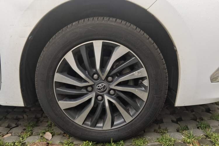 Used Toyota Corolla 2017 Revised Dual-Engine 1.8L E-CVT Elite Edition Right Front Wheel Hub