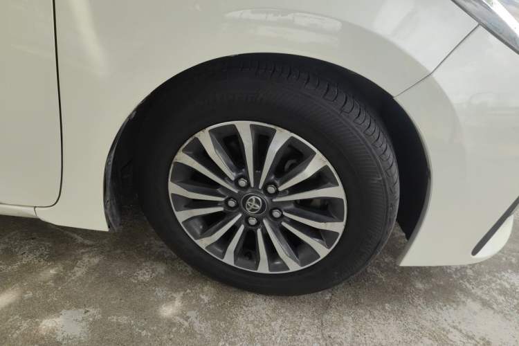 Used Toyota Corolla 2017 Revised Version 1.2T S-CVT GL-i Right Front Wheel Hub