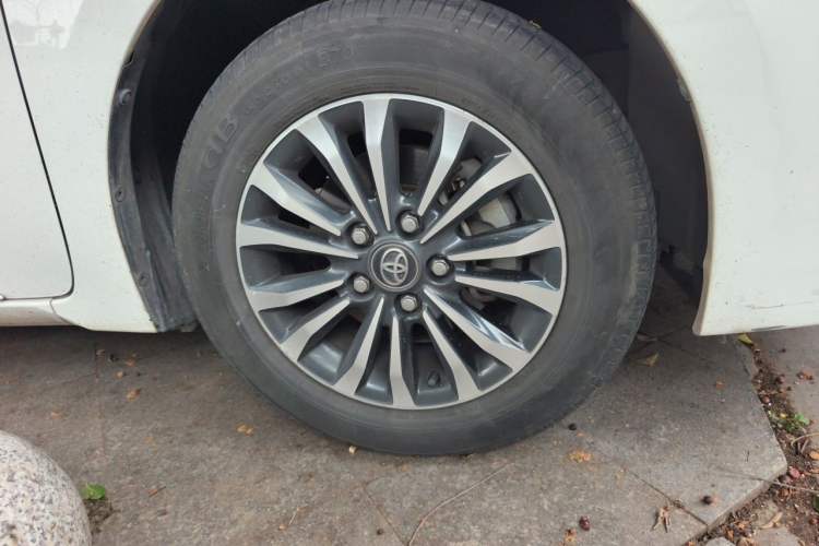 Used Toyota Corolla 2017 Revised Version 1.2T S-CVT GL-i Right Front Wheel Hub