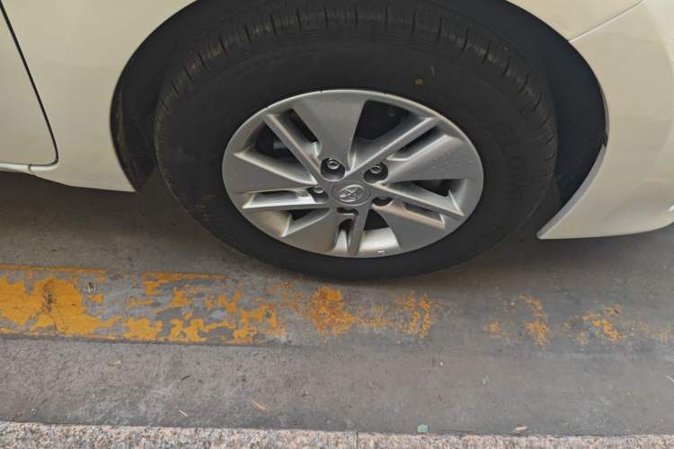 Used Toyota Corolla 2017 1.2T CVT GL-i Leather Edition Right Front Wheel Hub
